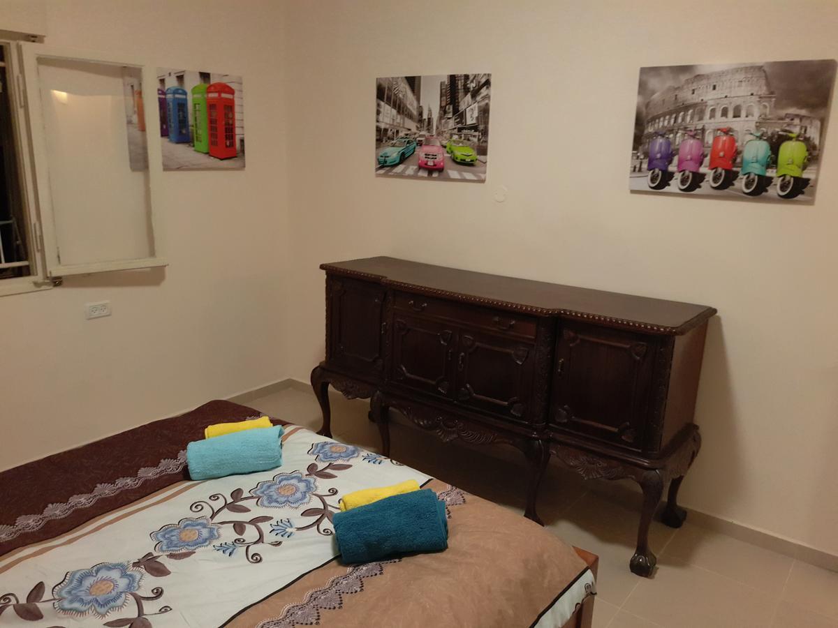 3 stairs only to a cozy flat on favorite Hillel st Apartment Хайфа Екстериор снимка