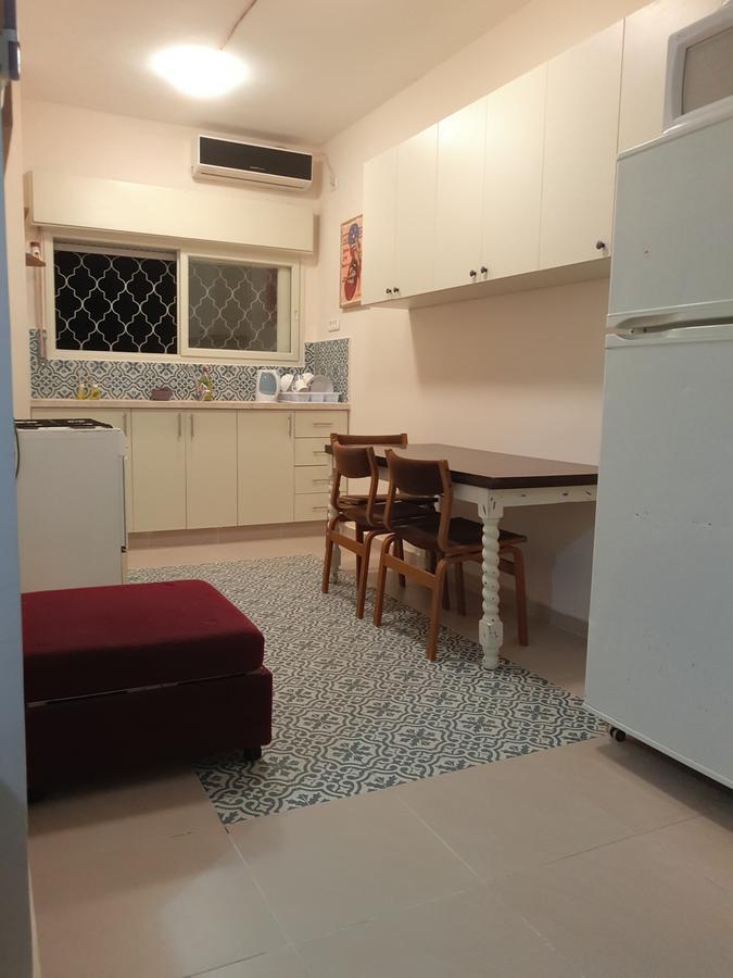 3 stairs only to a cozy flat on favorite Hillel st Apartment Хайфа Екстериор снимка
