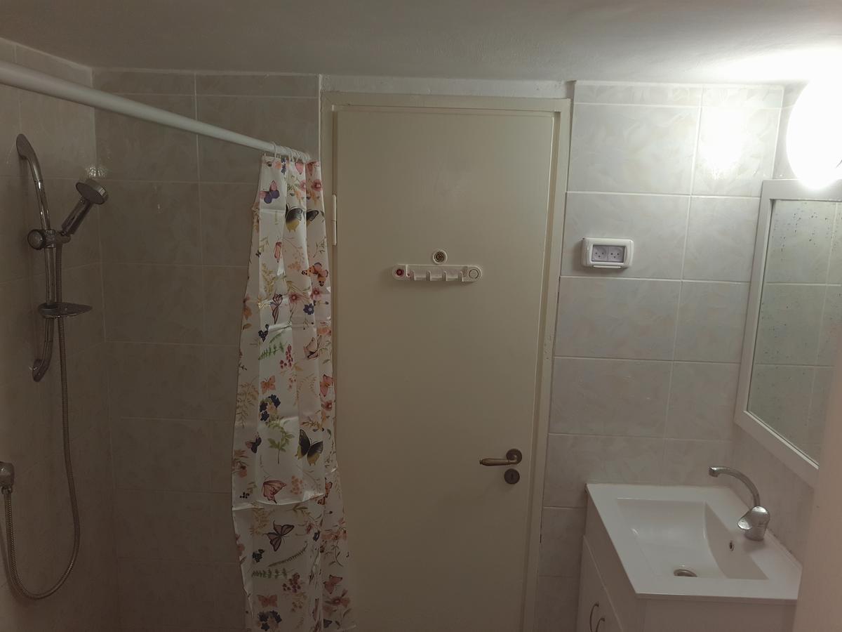 3 stairs only to a cozy flat on favorite Hillel st Apartment Хайфа Екстериор снимка