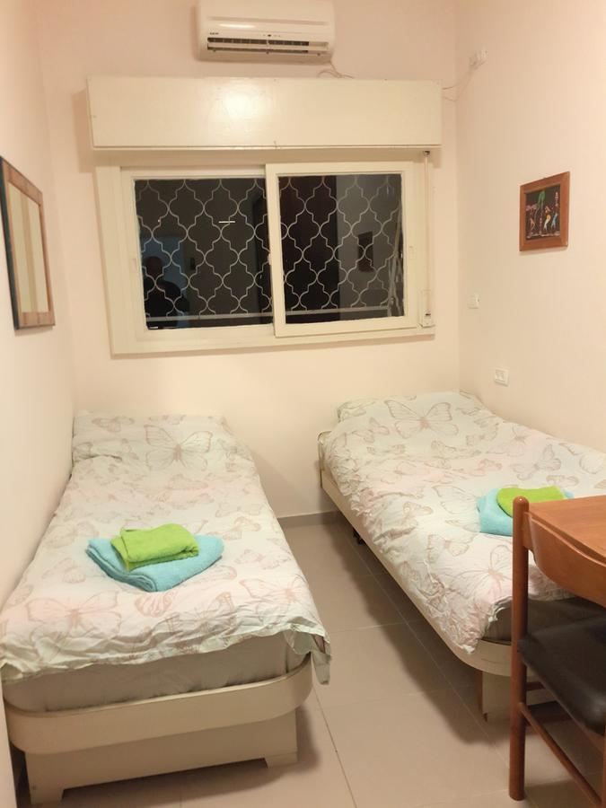 3 stairs only to a cozy flat on favorite Hillel st Apartment Хайфа Екстериор снимка