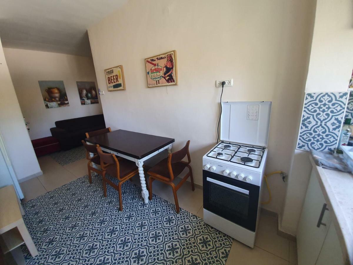 3 stairs only to a cozy flat on favorite Hillel st Apartment Хайфа Екстериор снимка
